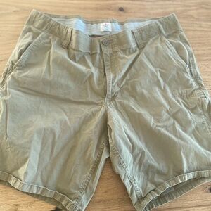 Levi’s Dockers Men's Olive Green‎ Khaki Shorts 36” Preowned